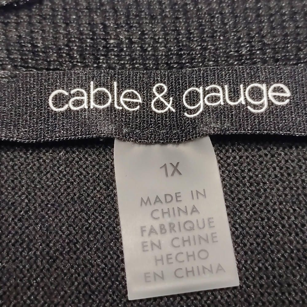 Cable & Gauge Women's Black 3/4 Sleeve Croop Neck Button Arm Sweater Size 1X - Picture 7 of 8